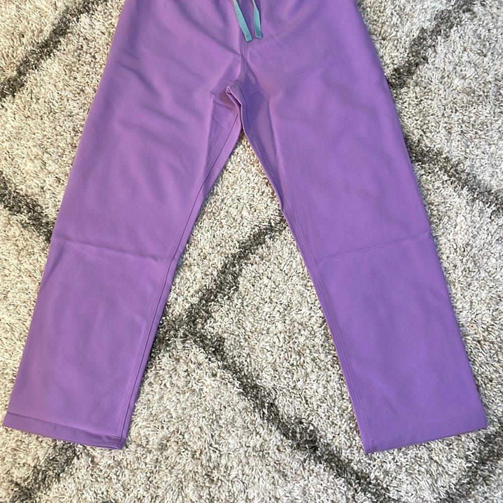 Figs High Waisted Livingston Pants in Lilac Dawn NWT - Picture 4 of 11